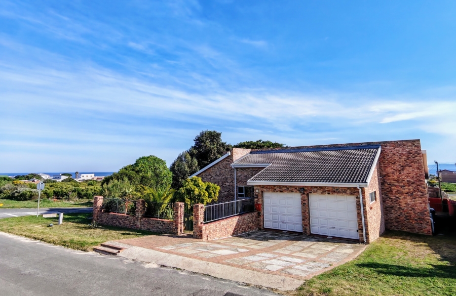3 Bedroom Property for Sale in De Kelders Western Cape
